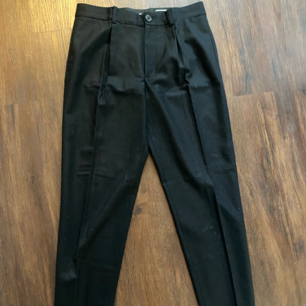 Black Club Monaco cropped trouser pants.